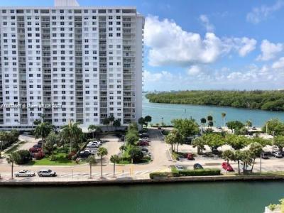 400 Kings Point Dr 820, Sunny Isles Beach, Florida 33160, USA