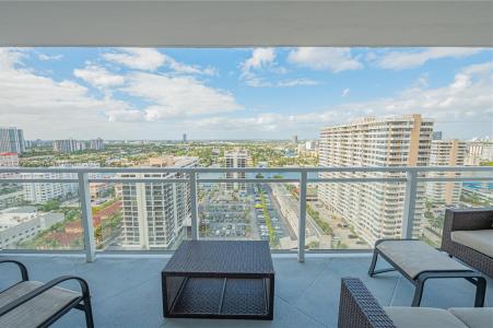 2030 S Ocean Dr 2126, Hallandale Beach, Florida 33009, USA