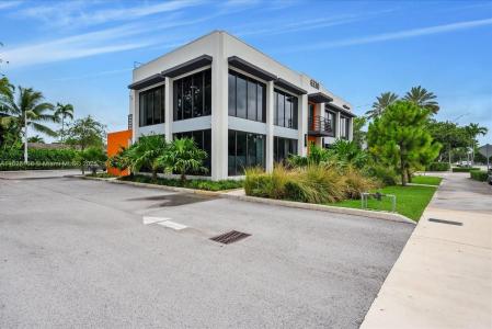 6330 Sunset Dr STE 200, South Miami, Florida 33143, USA