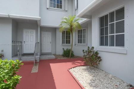 8260 NW 10th St 4, Miami, Florida 33126, USA