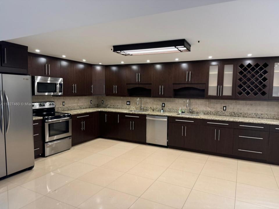 20401 NE 30th Ave 124-8, Aventura, 플로리다 33180, 미국
