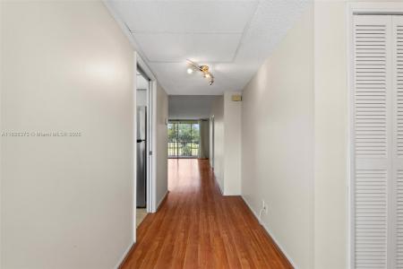 2851 S Palm Aire Dr 205, Pompano Beach, Florida 33069, USA