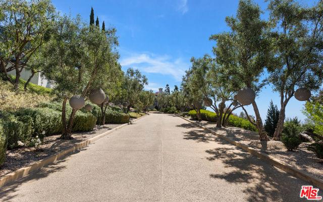 Kip Drive, Beverly Hills, California 90210