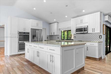 21784 Little Bear Ln, Boca Raton, Florida 33428, USA