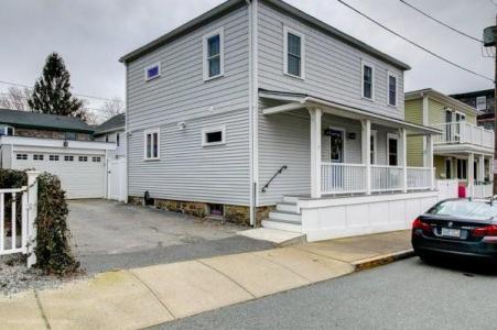 7 Dean Avenue, Newport, RI 02840, USA