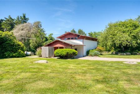 10 Morris Road, Westerly, RI 02891, USA