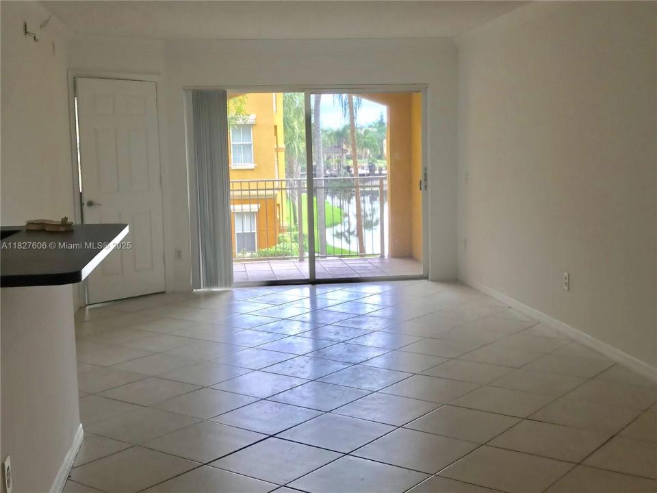 165 NW 96th Ter 3203, Pembroke Pines, Florida 33024