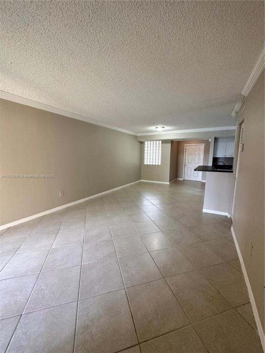 165 NW 96th Ter 3203, Pembroke Pines, Florida 33024