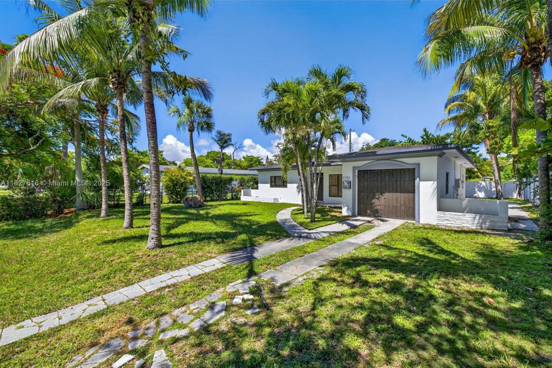 17150 NE 18th Ave 17150, North Miami Beach, Florida 33162, Stati Uniti