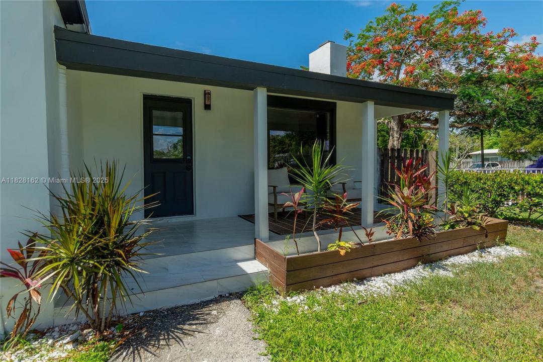 246 NE 13th St, Delray Beach, Florida 33444