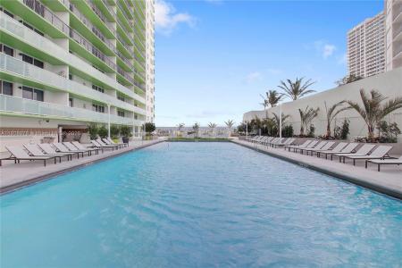 1756 N Bayshore Dr 17G, Miami, Florida 33132, USA
