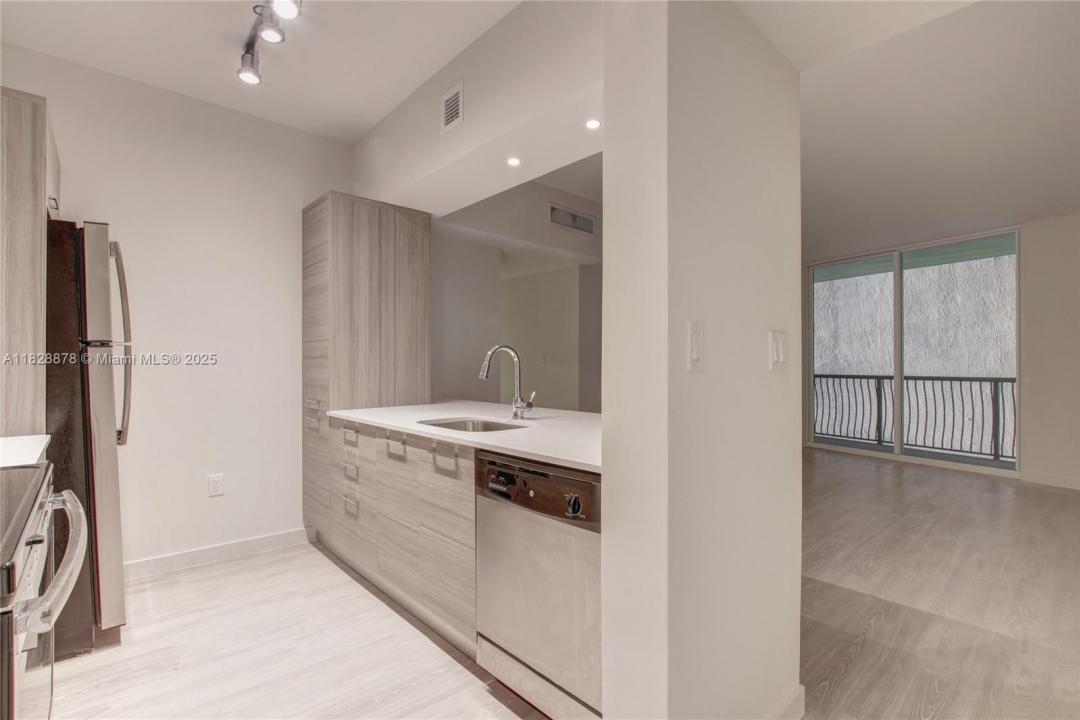 1756 N Bayshore Dr 17G, Miami, Florida 33132