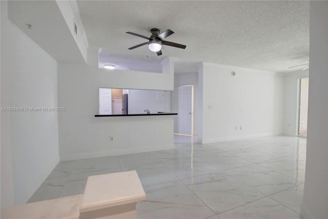 17100 N Bay Rd 1210, Sunny Isles Beach, Флорида 33160, Соединенные Штаты