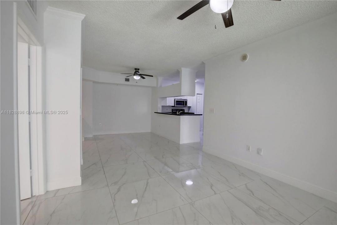 17100 N Bay Rd 1210, Sunny Isles Beach, Флорида 33160, Соединенные Штаты