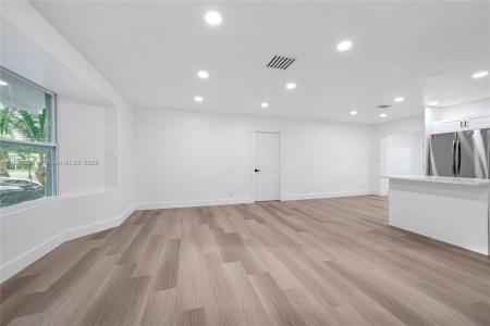 4290 NW 38th Ave, Lauderdale Lakes, Florida 33309, USA