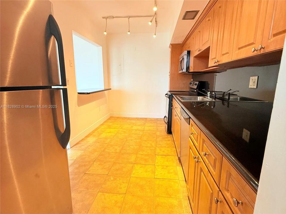 1316 NE 105th St 203, Miami Shores, 佛罗里达州 33138, 美国