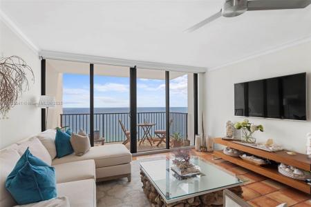 2101 S Ocean Dr 2302, Hollywood, Florida 33019, USA