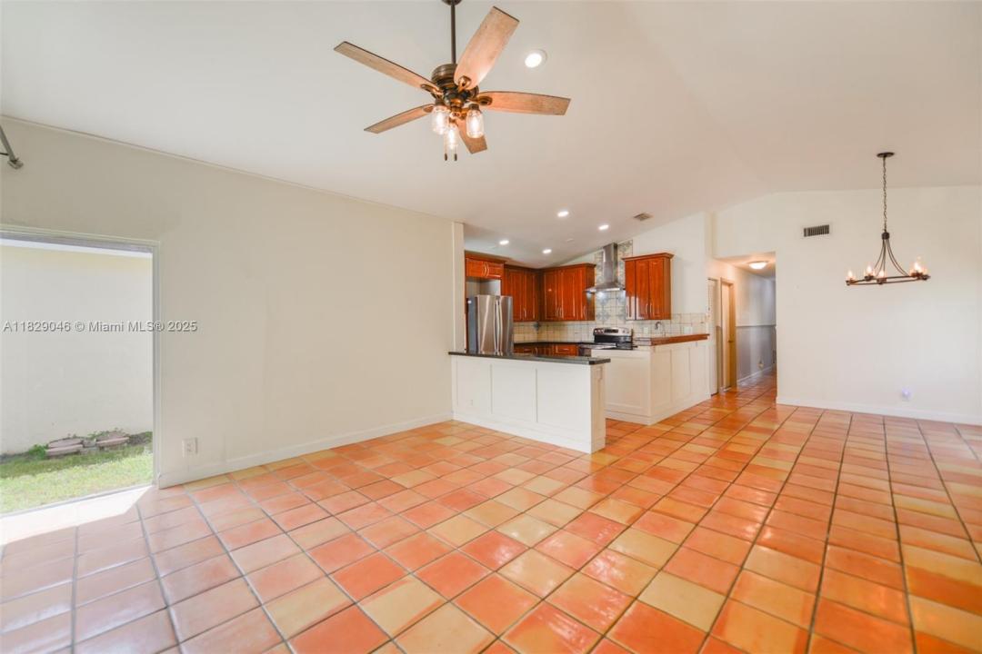 17253 NW 6th Ct, Pembroke Pines, Floryda 33029, USA