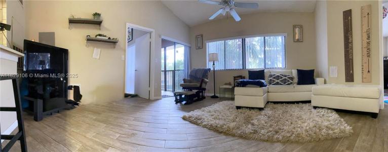 2445 SW 18th Ter 306, Fort Lauderdale, Florida 33315, USA