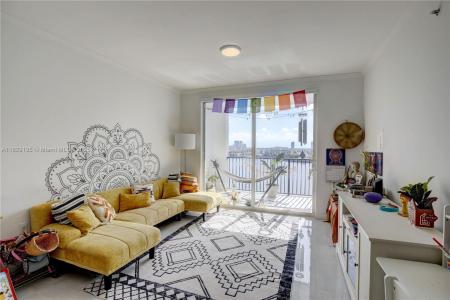 17150 N Bay Rd 2707, Sunny Isles Beach, Florida 33160, USA