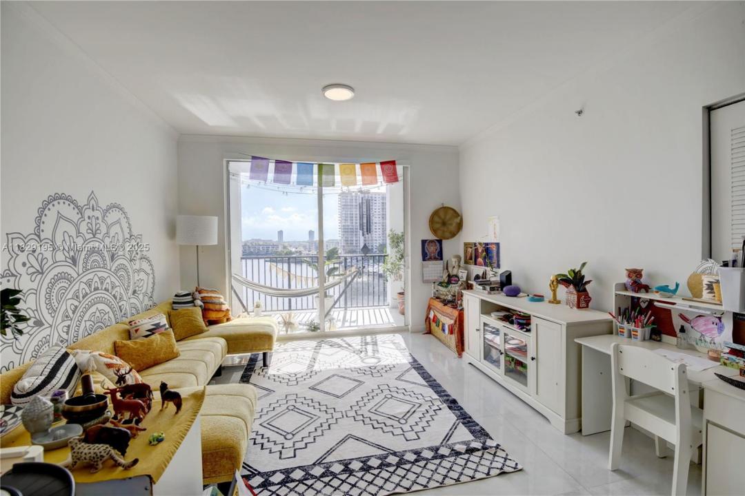 17150 N Bay Rd 2707, Sunny Isles Beach, Florida 33160, Stati Uniti