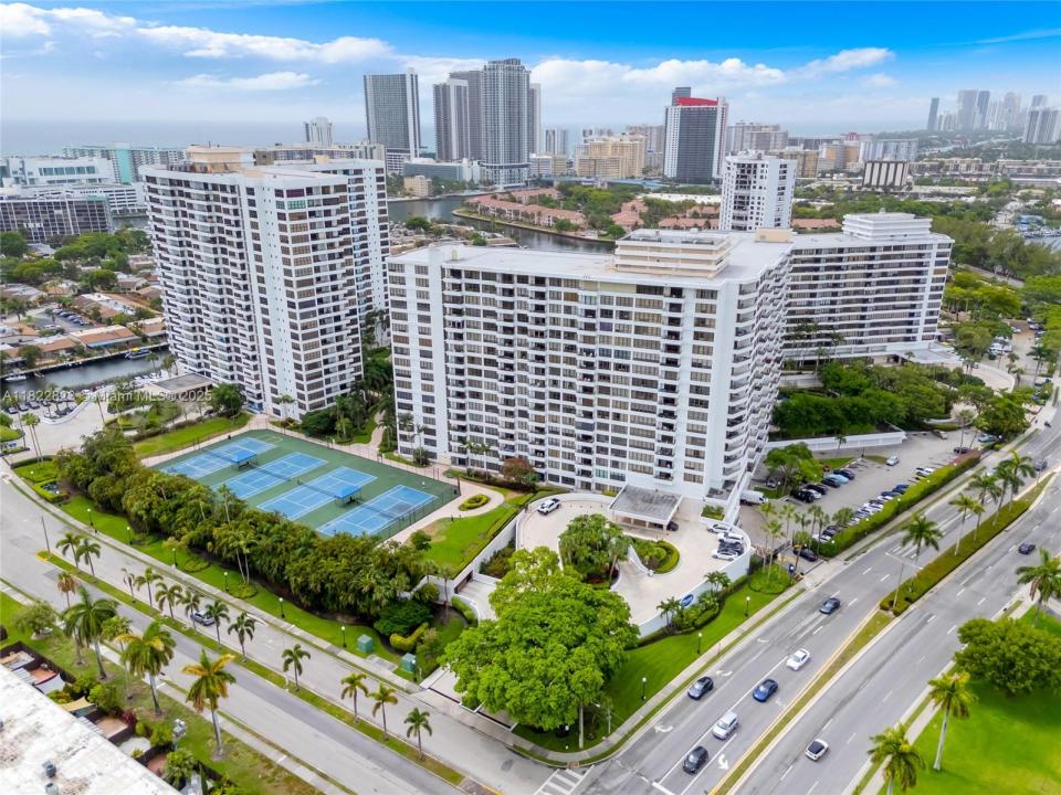 600 Three Islands Blvd 310, Hallandale Beach, Florida 33009