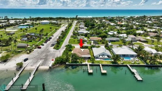 1701 Bayshore Dr, Hutchinson Island, Florida 34949