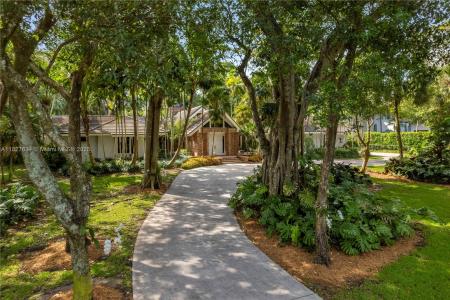 9000 Arvida Dr, Coral Gables, Florida 33156