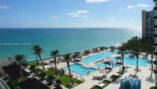 Hallandale Beach, Florida 33009, USA