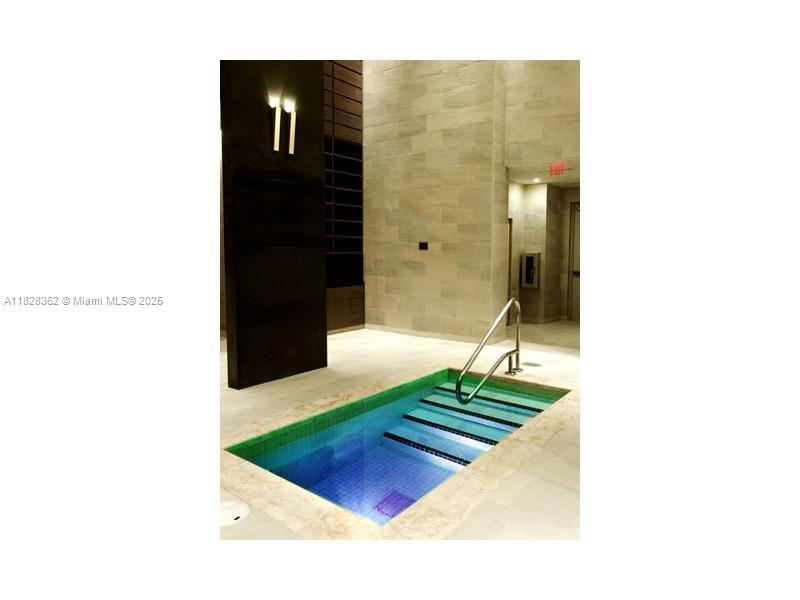 Hallandale Beach, Florida 33009, Stati Uniti