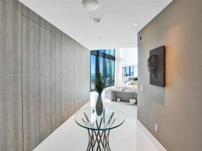 18555 Collins Ave 4403, Sunny Isles Beach, Florida 33160, USA
