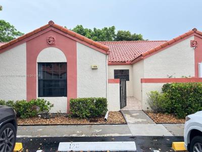 126 Centennial Ct, Deerfield Beach, Florida 33442, USA