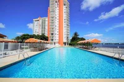 1301 NE Miami Gardens Dr 801W, Miami, Florida 33179, USA