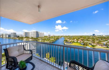 3161 S Ocean Dr 1510, Hallandale Beach, Florida 33009, USA