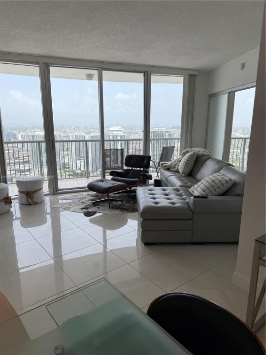 1750 N Bayshore Dr 5114, Miami, فلوريدا 33132, الولايات المتحدة
