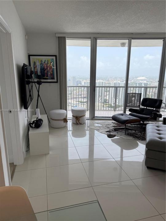 1750 N Bayshore Dr 5114, Miami, فلوريدا 33132, الولايات المتحدة