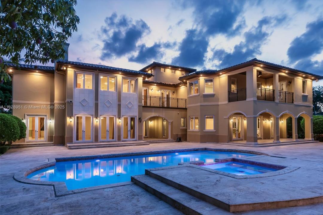 10851 SW 63rd Ave, Pinecrest, Floryda 33156, USA