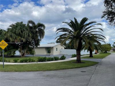 18941 SW 92nd Ct, Cutler Bay, Florida 33157, USA