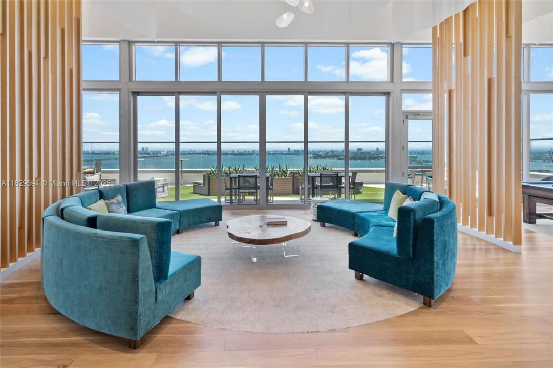 2150 N Bayshore Dr 2407, Miami, 佛罗里达州 33137, 美国