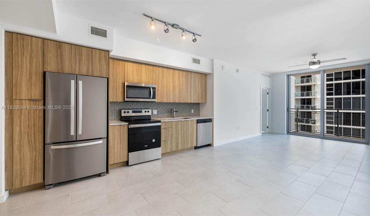 2150 N Bayshore Dr 2407, Miami, 佛罗里达州 33137, 美国