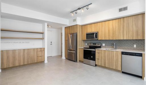 2150 N Bayshore Dr 2407, Miami, Florida 33137, USA