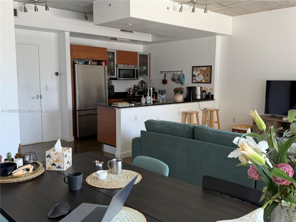 3449 NE 1st Ave L-11, Miami, פלורידה 33137, ארצות הברית של אמריקה