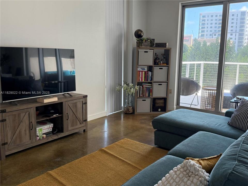3449 NE 1st Ave L-11, Miami, פלורידה 33137, ארצות הברית של אמריקה