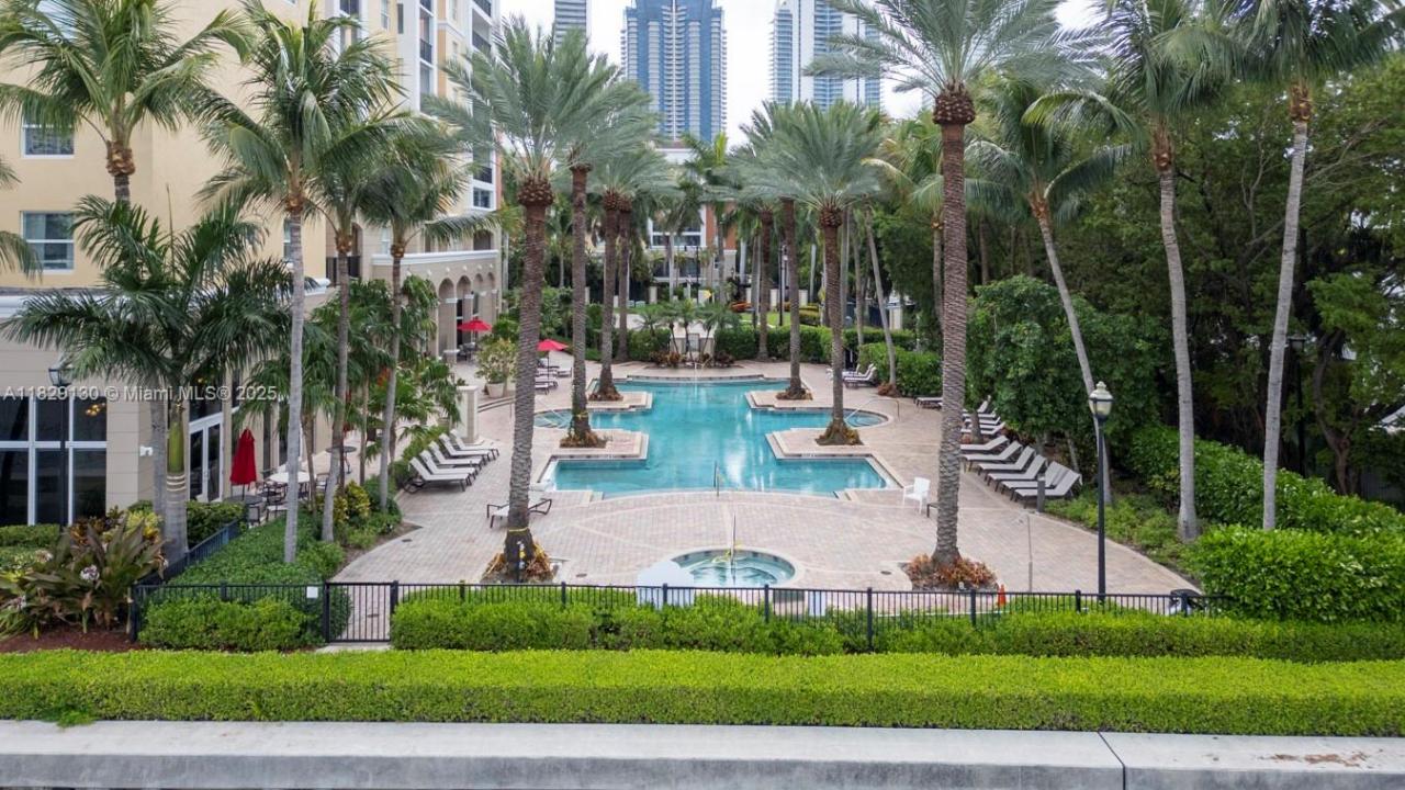 17100 N Bay Rd 1610, Sunny Isles Beach, Floride 33160, États-Unis