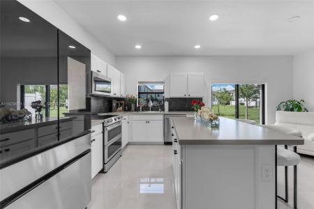 617 SW 11th St, Florida City, Florida 33034, USA
