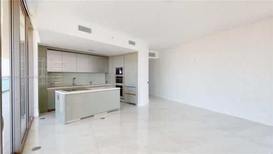 18975 Collins Ave 2405, Sunny Isles Beach, Florida 33160, USA