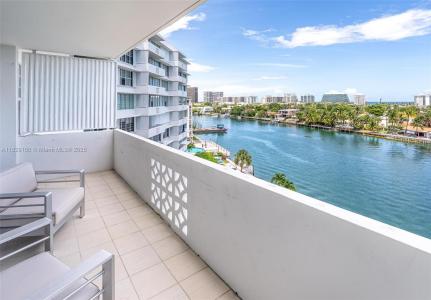 9101 E Bay Harbor Dr 705, Bay Harbor Islands, Florida 33154, USA