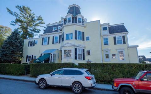 45 Ayrault Street 5, Newport, RI 02840, USA