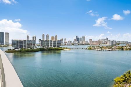 3300 NE 188th St UPH09, Aventura, Florida 33180