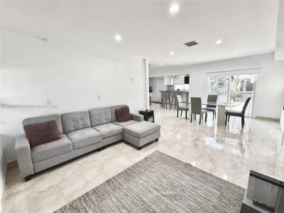 947 NE 149th St, Miami, Florida 33161, USA